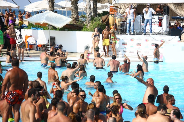 I Love SUNdays at Riviera